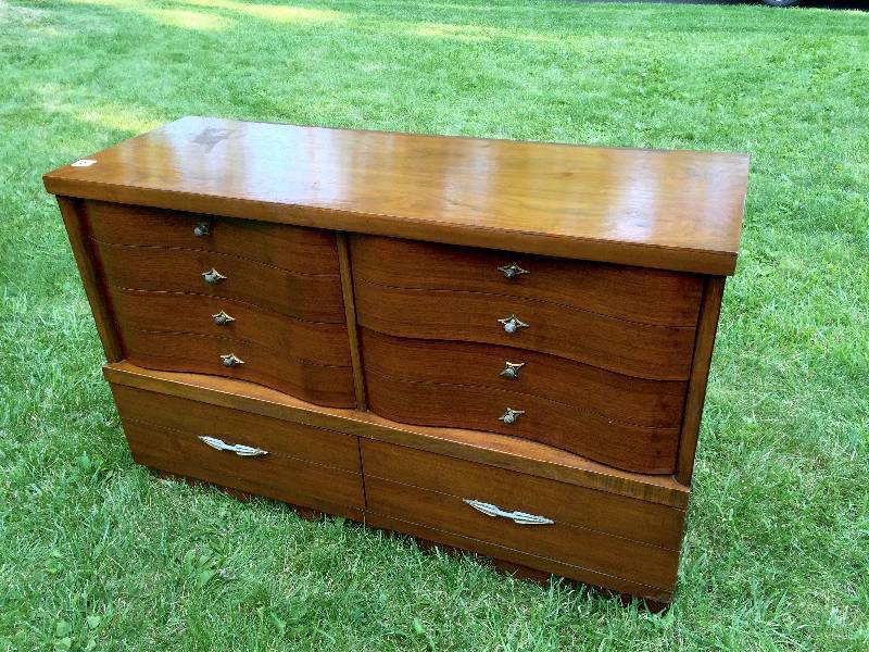 lot 2 image: Mid century modern wood dresser needs some touch ups on side.