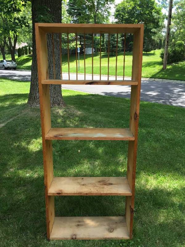 lot 57 image: Pine shelf with spindle back