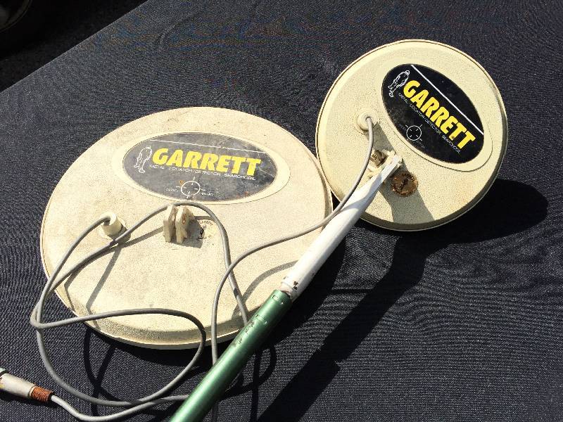 Old Metal detector with attachable pieces does not power up