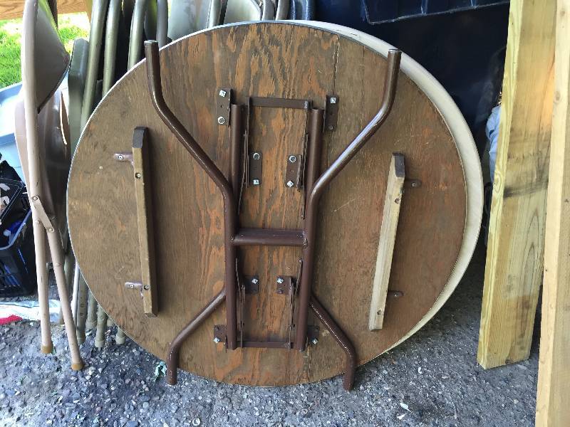 Lots of two folding tables