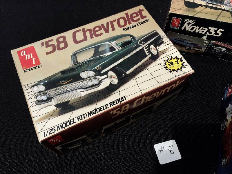 lot 8 image: Lot of 2 collectible model cars one Ertl and the other Monogram