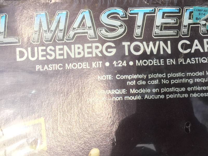 lot 14 image: Large NIB  in unopened shrink wrapped box model car kit