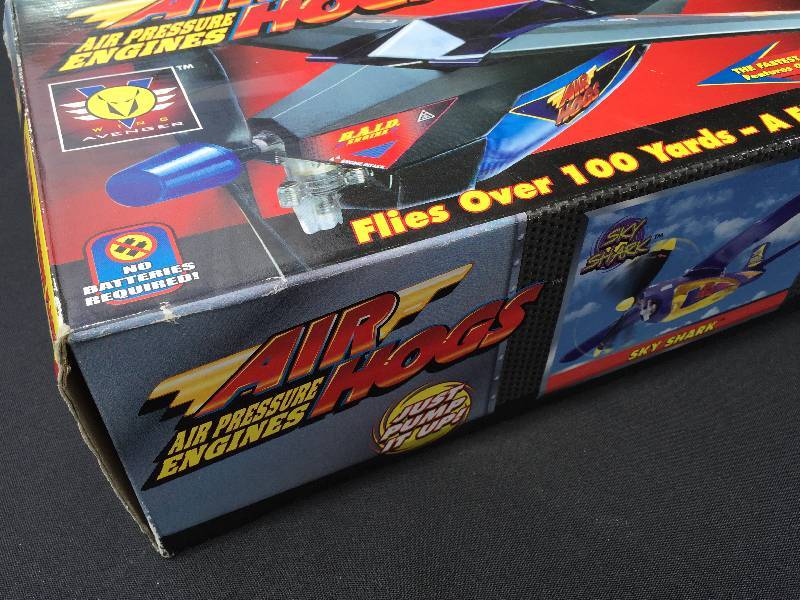 lot 16 image: Large Air hogs NIB all parts are there