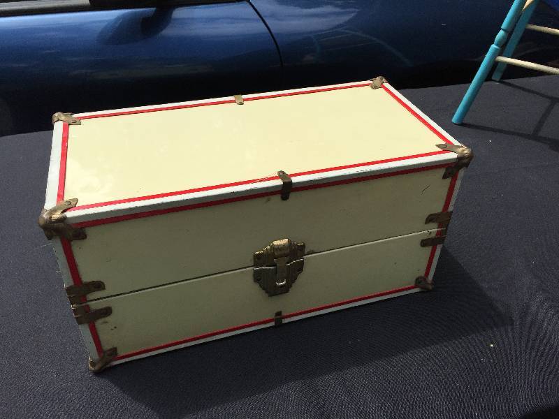 lot 33 image: Vintage 1940s doll with box and stuff