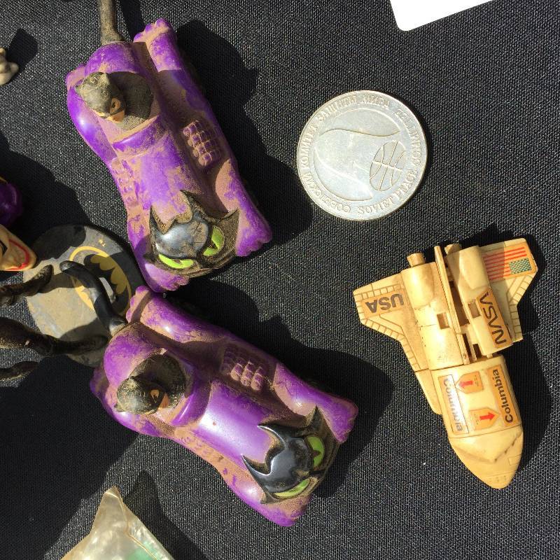 lot 41 image: lot of collectable little things..