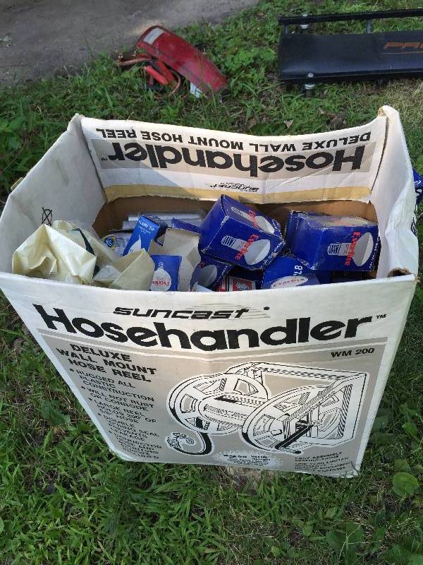 XL large box of misc light bulbs in boxes