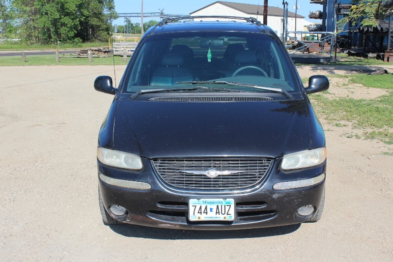 1999 Chrysler Town & Country Lxi