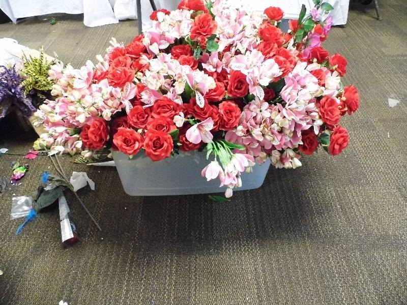 18 Gallon Tote of Assorted Flowers