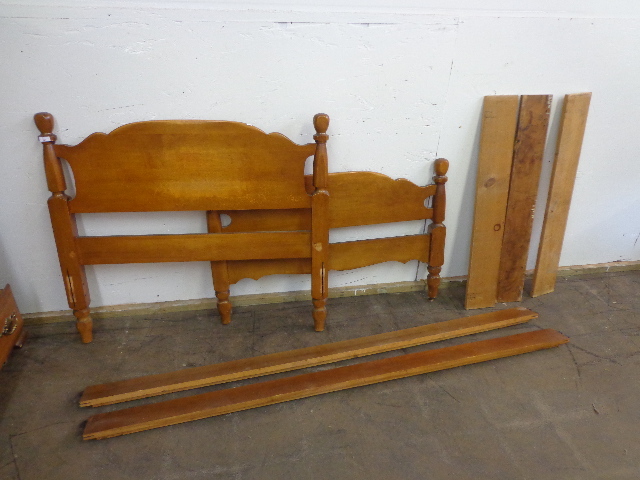 lot 6 image: Bed frame