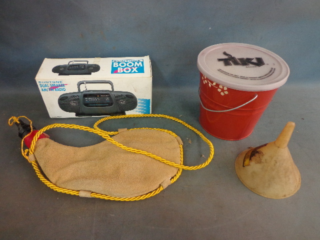 lot 20 image: Various outdoor items
