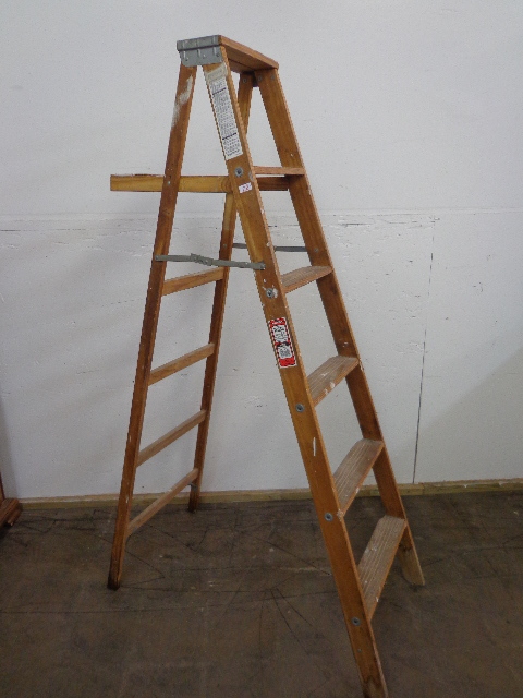 lot 28 image: Ladder