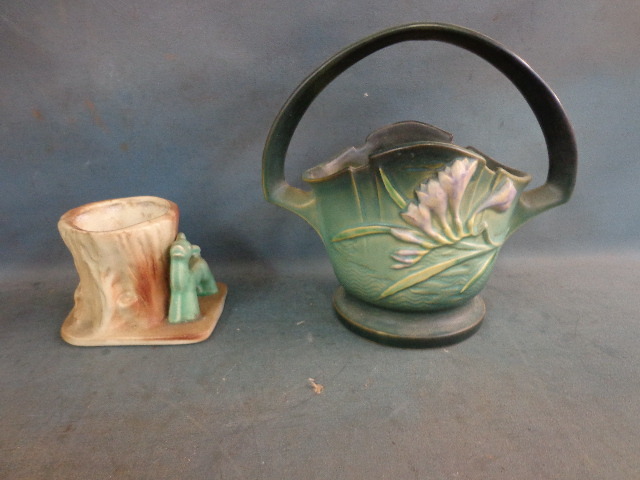 lot 46 image: Roseville Pottery