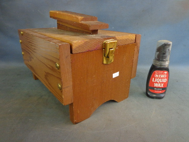 lot 83 image: Shoe Shine Box