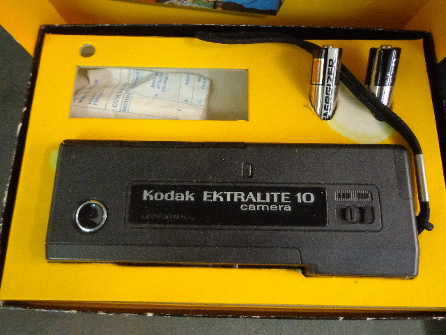 lot 89 image: Vintage Cameras