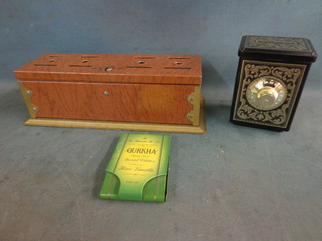 lot 90 image: Tin Banks