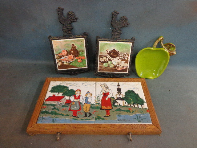 lot 93 image: Rooster Hotplates and More