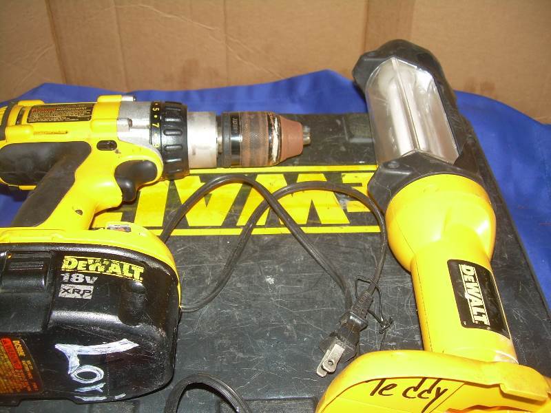 dewalt drill light and charger