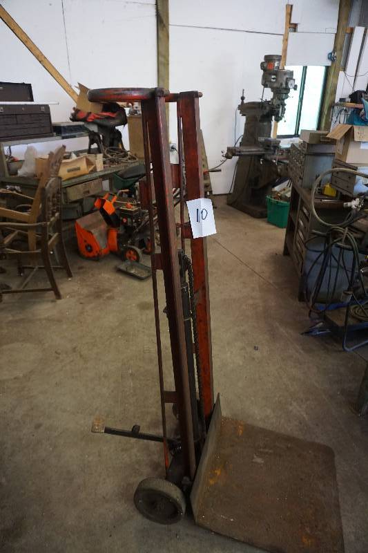 Wesco Manufacturing Model PL-54-2222 Commercial Machine Shop Wheeled Pedal EquipmentParts Lift