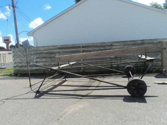 Pontoon lift