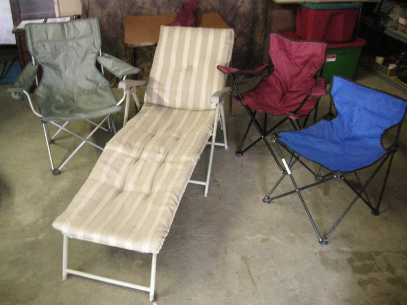 4 outdoor folding chairs