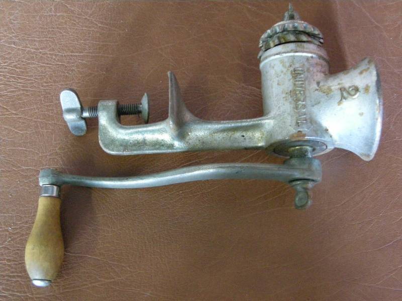 Universal meat grinder