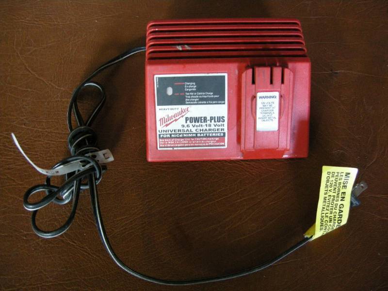 Milwaukee battery charger