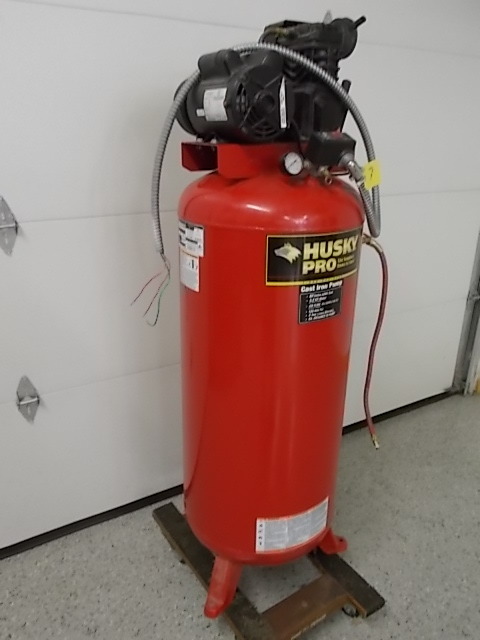 lot 7 image: Husky Pro Air Compressor