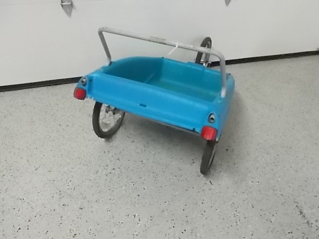 lot 27 image: Kids Cart