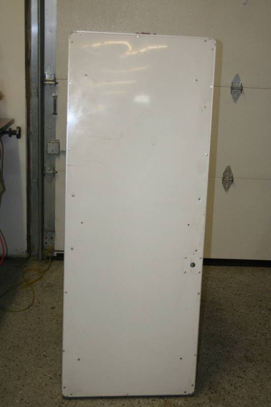 lot 33 image: Display