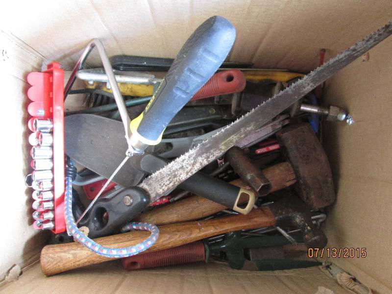 Small lot of gardening and automoti...
