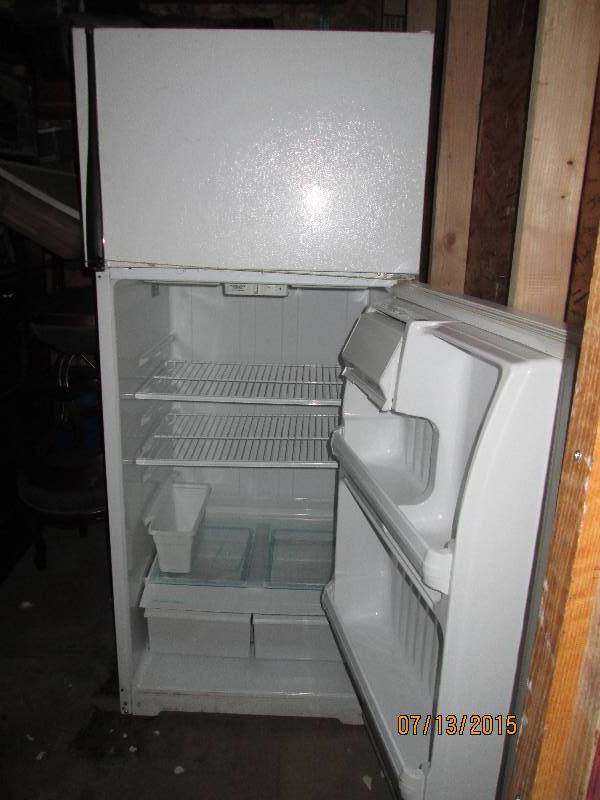 Full size Hotpoint refrigerator in ...