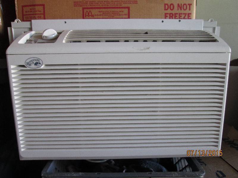 Hampton Bay 5000 BTU window AC uni...