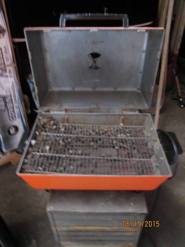 CharBQue electric grill. Comes wi... Yard, Garage, Outdoors, Sports