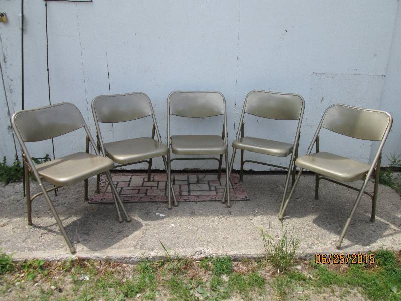 Lot of 5 metal folding chairs...