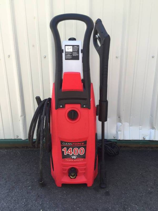 lot 8 image: Clean Force 1400PSI Pressure Washer