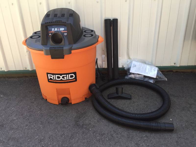lot 10 image: Ridgid 5hp Shop Vac