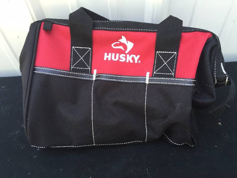 lot 45 image: Husky Small Tool Bag