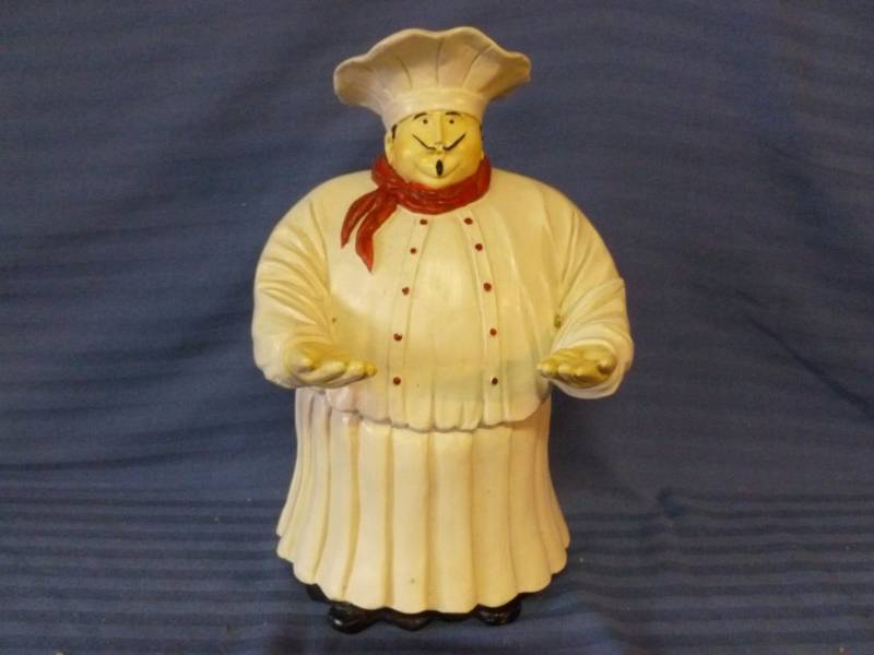 lot 8 image: Chef Decoration