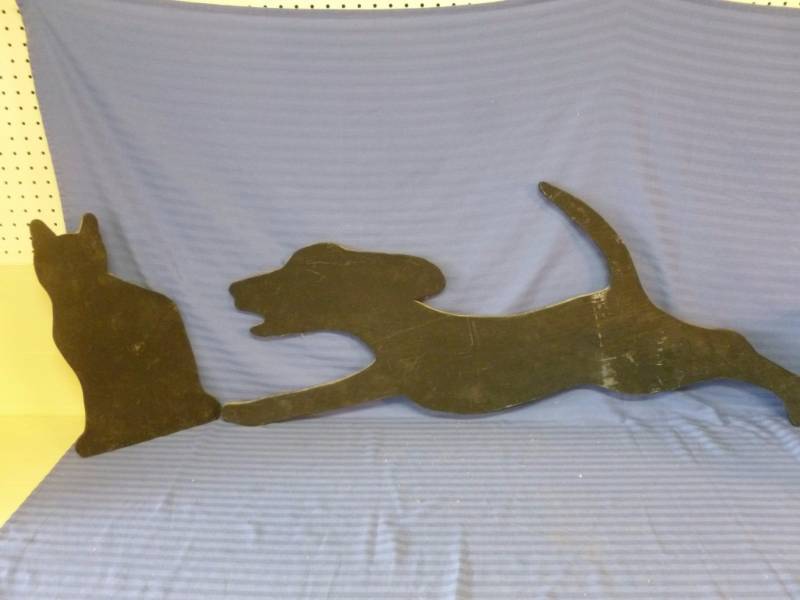 lot 25 image: Wooden Yard Silhouette Decorations