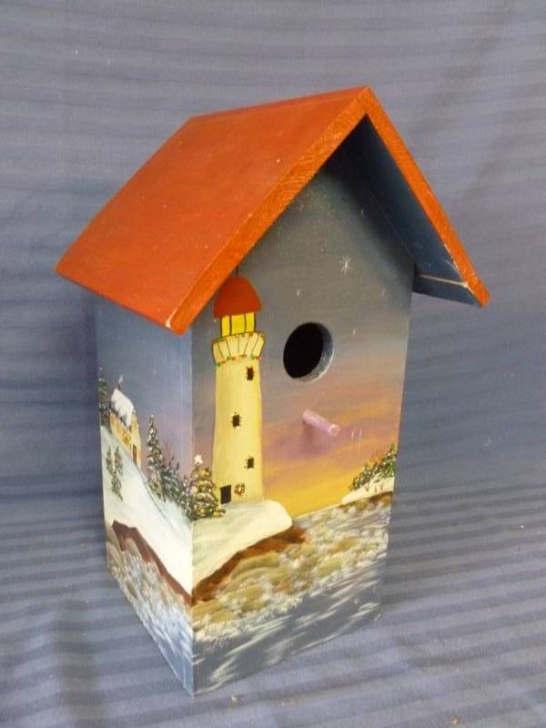 lot 27 image: Painted Wooden Birdhouse