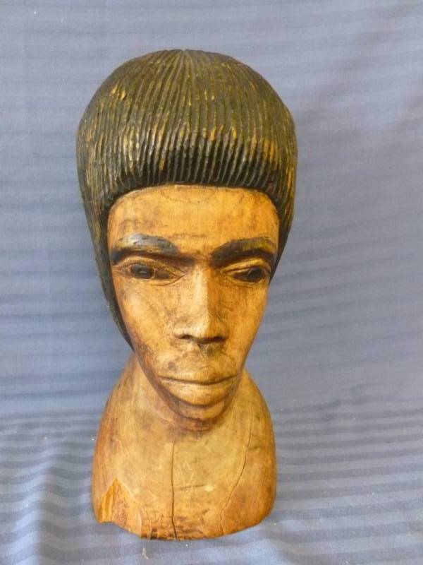 lot 38 image: Large Hand Carved Wooden Head Bust