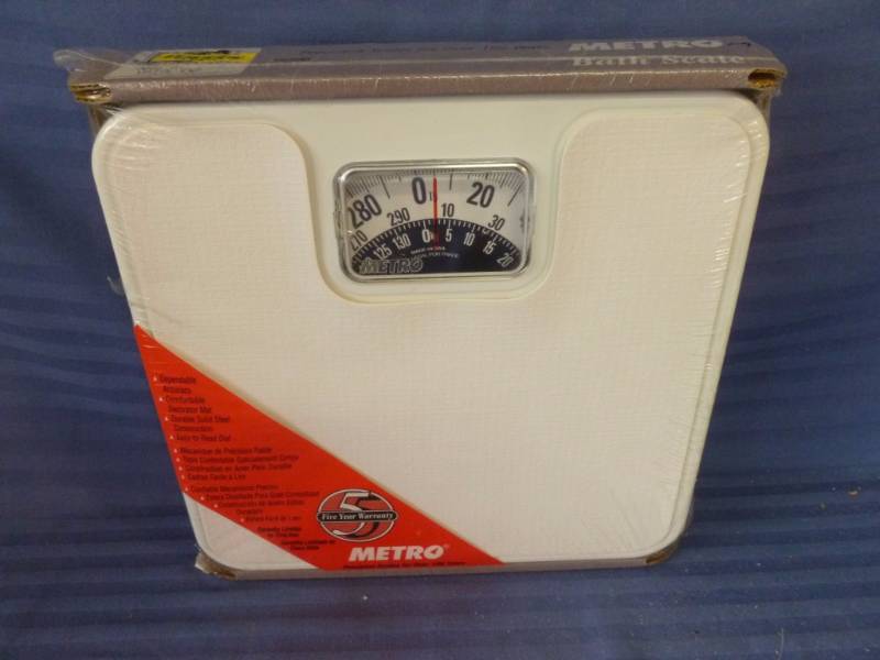 lot 49 image: Bathroom Scale