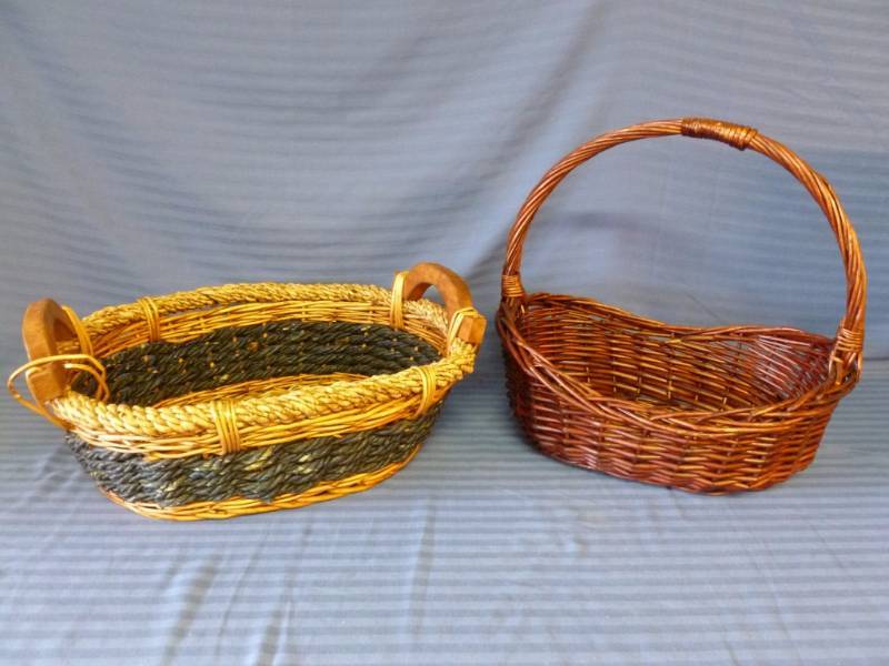 lot 61 image: Baskets