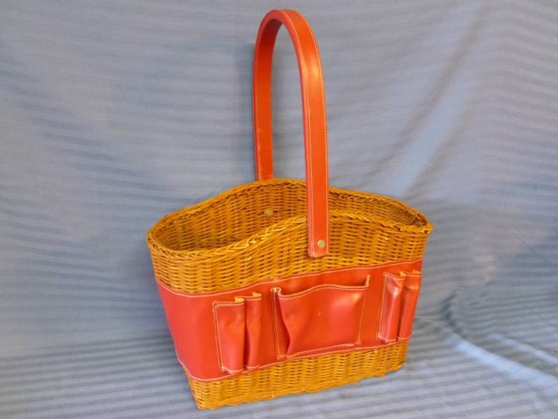 lot 62 image: Decorative Basket