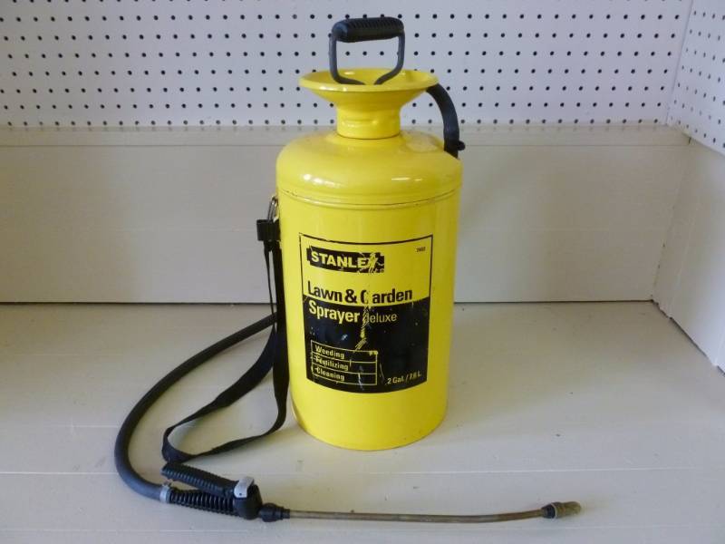 lot 114 image: Stanley Lawn Sprayer