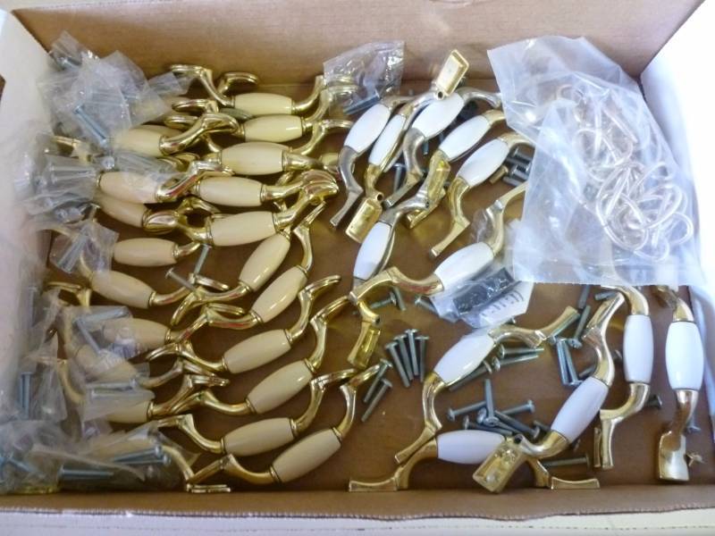lot 128 image: Cabinet Pull Hardware