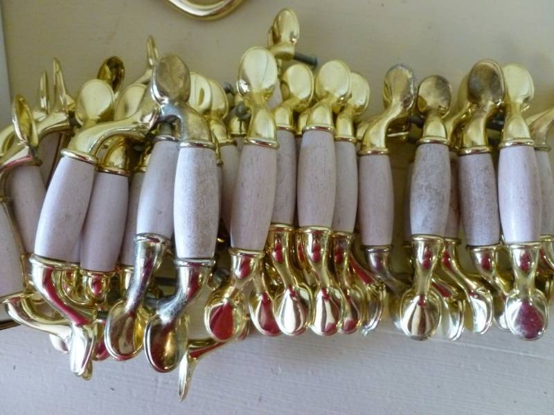 lot 129 image: Cabinet Pull Hardware