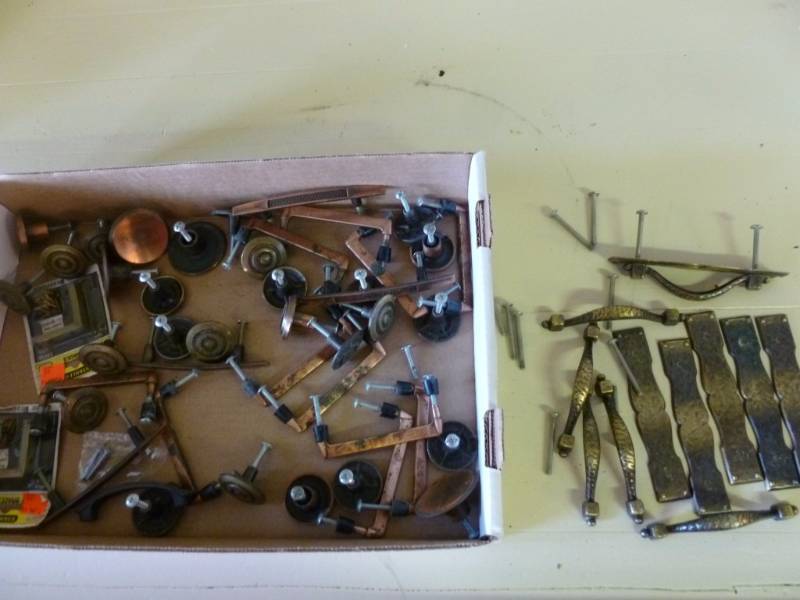 lot 132 image: Cabinet Pull Hardware