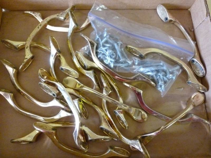 lot 133 image: Cabinet Pull Hardware