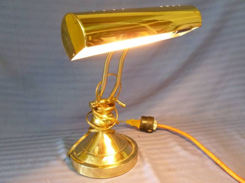 lot 174 image: Brass Desk Lamp